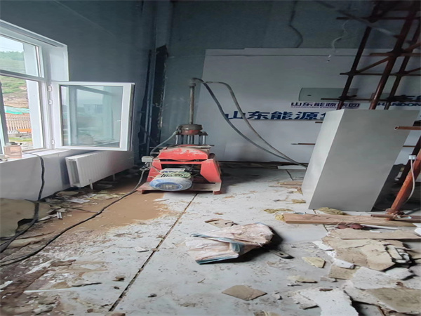 九湖镇地基基础下沉墙体裂缝加固注浆顶升施工